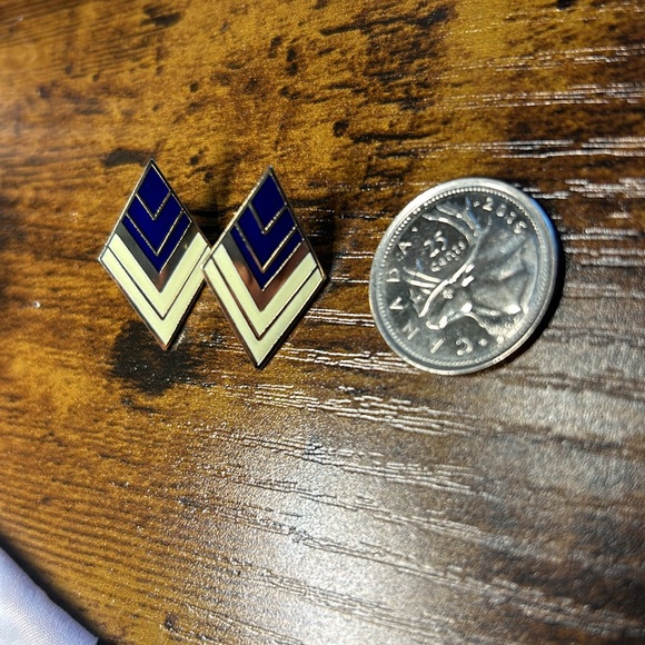 Nuri Vintage Earrings - Picture 6 of 8